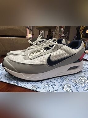 Nike College Air Max Verse (Auburn) - Like New
